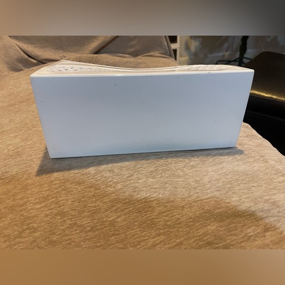 White rubber white waterproof bag. Perfect for a pool day! - Picture 6 of 7